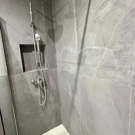 Vivienda Renovada Y Centrica Bilbao