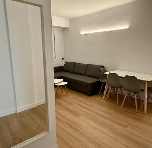 Vivienda Renovada Y Centrica Бильбао