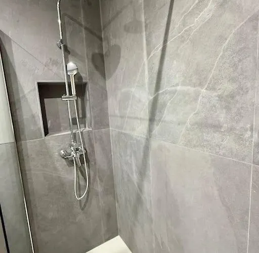 Vivienda Renovada Y Centrica Бильбао